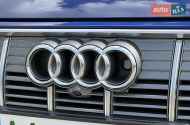 Внедорожник / Кроссовер Audi e-tron 2020 в 
