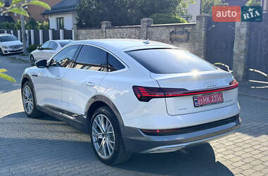 Внедорожник / Кроссовер Audi e-tron 2023 в 