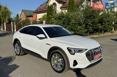 Внедорожник / Кроссовер Audi e-tron 2023 в 