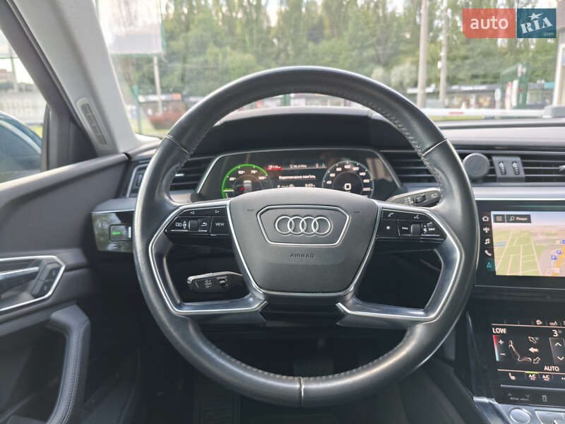 Позашляховик / Кросовер Audi e-tron 2020 в Києві