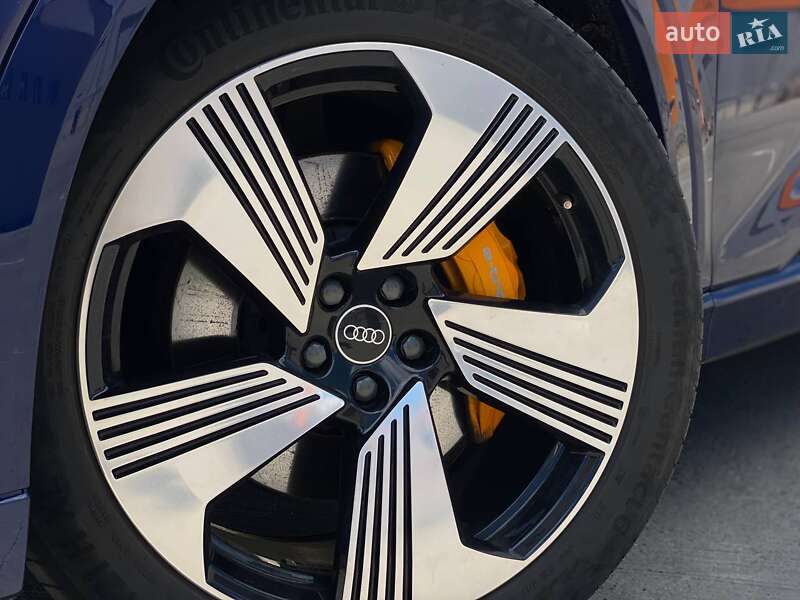Внедорожник / Кроссовер Audi e-tron 2021 в Киеве