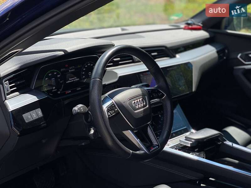 Внедорожник / Кроссовер Audi e-tron 2021 в Киеве