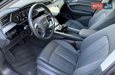 Внедорожник / Кроссовер Audi e-tron 2021 в 