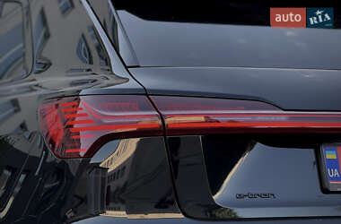 Позашляховик / Кросовер Audi e-tron 2022 в 