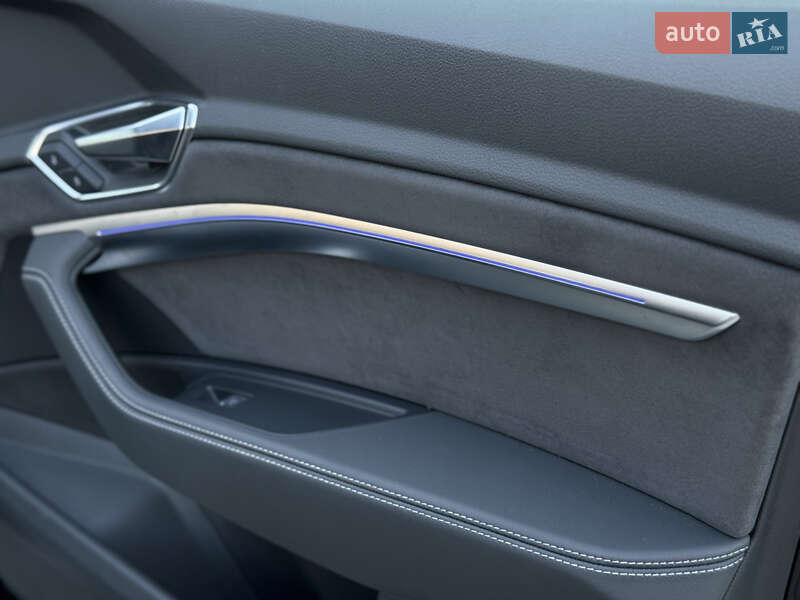 Внедорожник / Кроссовер Audi e-tron 2022 в Луцке