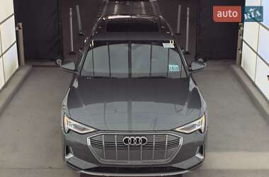 Внедорожник / Кроссовер Audi e-tron 2019 в 