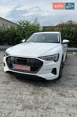 Позашляховик / Кросовер Audi e-tron 2021 в Новояворівську