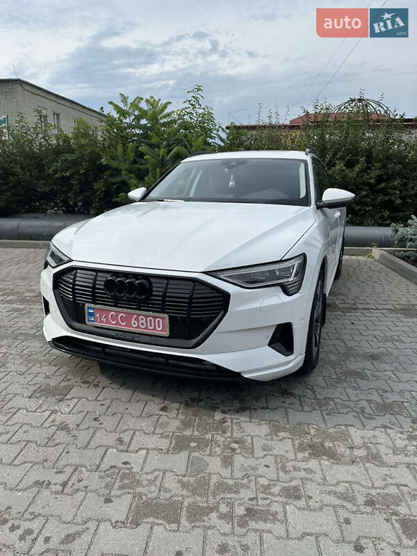 Внедорожник / Кроссовер Audi e-tron 2021 в Новояворовске