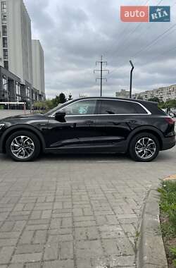 Позашляховик / Кросовер Audi e-tron 2022 в 