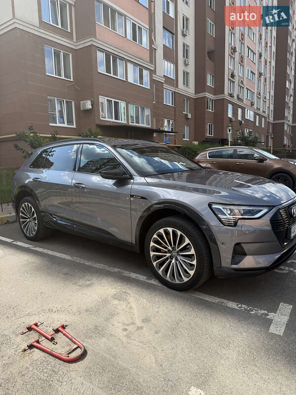 Audi e-tron 2019