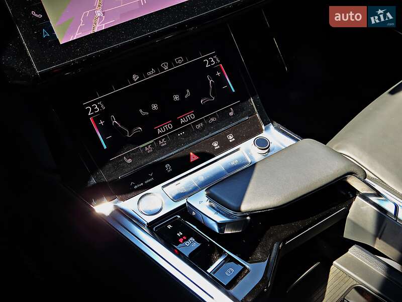Позашляховик / Кросовер Audi e-tron 2018 в Черкасах