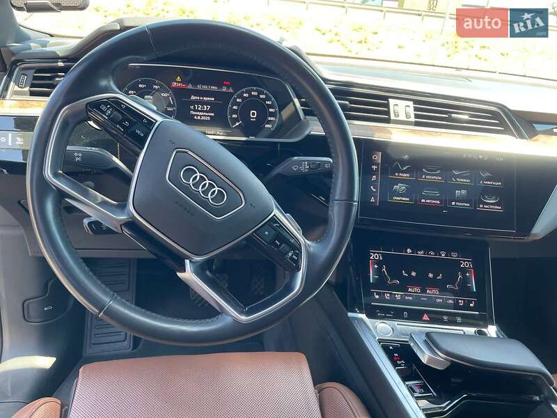 Внедорожник / Кроссовер Audi e-tron 2019 в Одессе фото 8 Внедорожник / Кроссовер Audi e-tron 2019 в Одессе