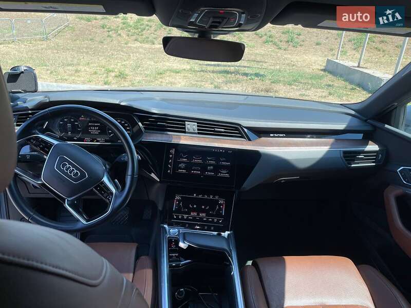 Внедорожник / Кроссовер Audi e-tron 2019 в Одессе фото 12 Внедорожник / Кроссовер Audi e-tron 2019 в Одессе