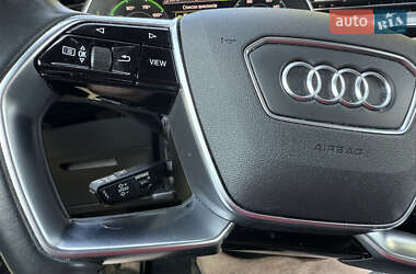 Внедорожник / Кроссовер Audi e-tron 2019 в 