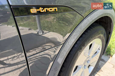 Внедорожник / Кроссовер Audi e-tron 2019 в 