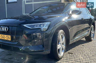 Внедорожник / Кроссовер Audi e-tron 2019 в 