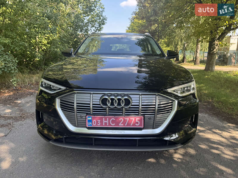 Внедорожник / Кроссовер Audi e-tron 2019 в 