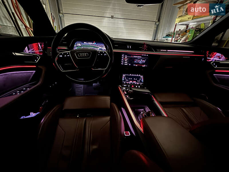Позашляховик / Кросовер Audi e-tron 2019 в Києві фото 38 Позашляховик / Кросовер Audi e-tron 2019 в Києві