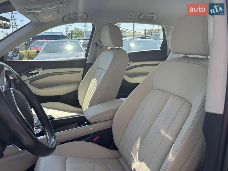 Позашляховик / Кросовер Audi e-tron 2019 в Чернівцях