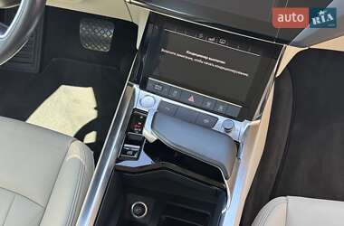 Внедорожник / Кроссовер Audi e-tron 2019 в 