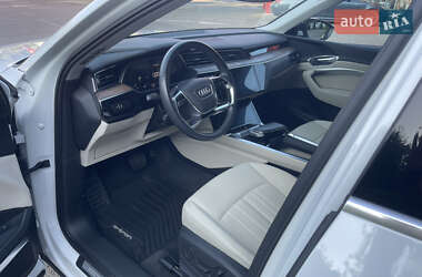 Внедорожник / Кроссовер Audi e-tron 2019 в 