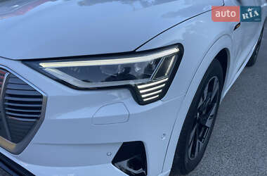 Внедорожник / Кроссовер Audi e-tron 2019 в 
