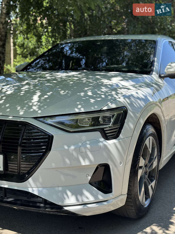 Внедорожник / Кроссовер Audi e-tron 2020 в Ровно