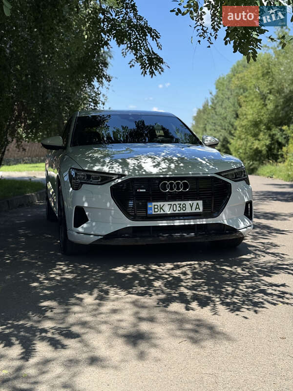 Внедорожник / Кроссовер Audi e-tron 2020 в Ровно