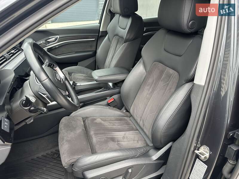 Внедорожник / Кроссовер Audi e-tron 2019 в Киеве