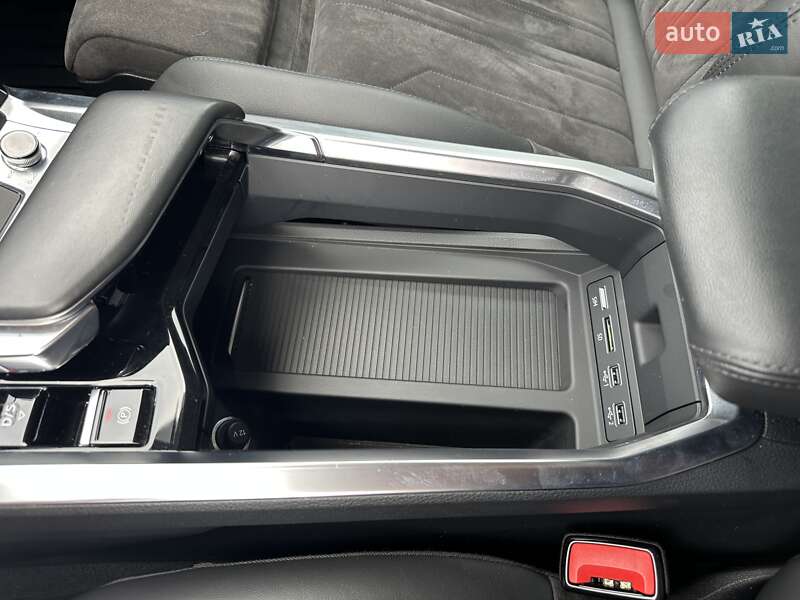 Внедорожник / Кроссовер Audi e-tron 2019 в Киеве