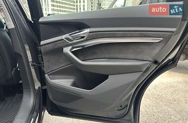 Внедорожник / Кроссовер Audi e-tron 2019 в 
