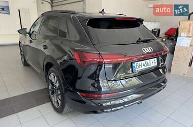 Внедорожник / Кроссовер Audi e-tron 2021 в 