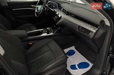 Внедорожник / Кроссовер Audi e-tron 2021 в 