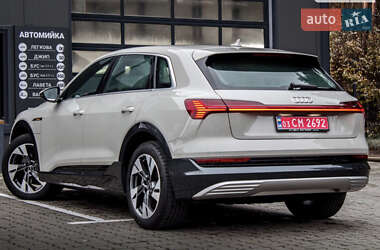 Внедорожник / Кроссовер Audi e-tron 2021 в 