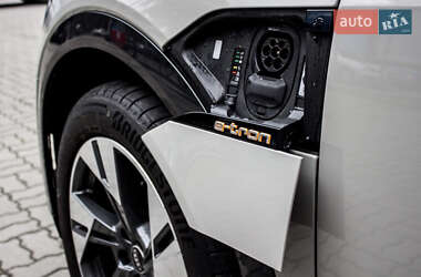 Внедорожник / Кроссовер Audi e-tron 2021 в 