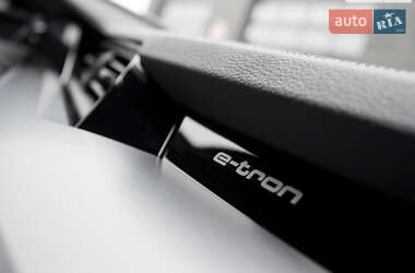 Внедорожник / Кроссовер Audi e-tron 2021 в 