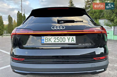 Внедорожник / Кроссовер Audi e-tron 2019 в 