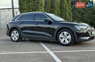 Внедорожник / Кроссовер Audi e-tron 2019 в 