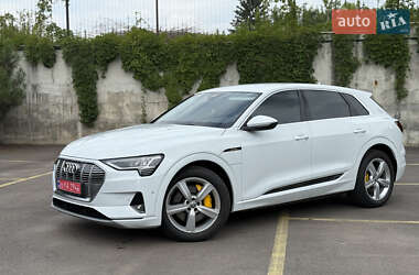 Внедорожник / Кроссовер Audi e-tron 2021 в 