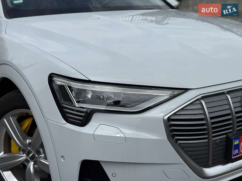 Внедорожник / Кроссовер Audi e-tron 2021 в Ровно