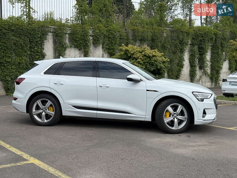 Внедорожник / Кроссовер Audi e-tron 2021 в Ровно