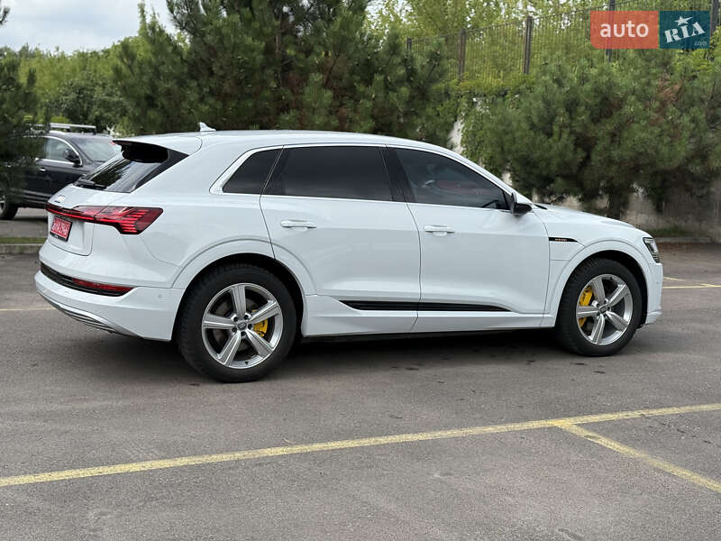 Внедорожник / Кроссовер Audi e-tron 2021 в Ровно