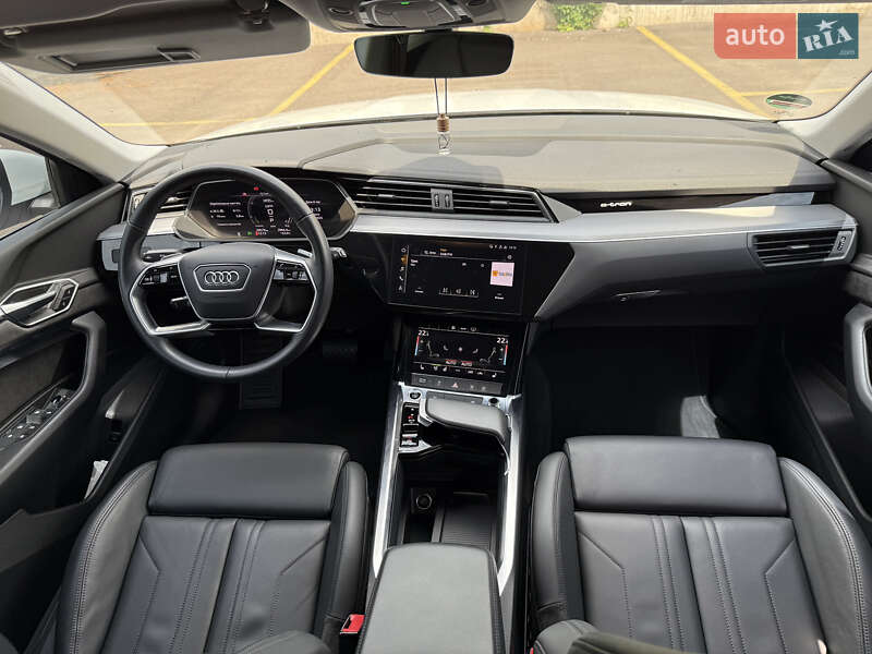 Внедорожник / Кроссовер Audi e-tron 2021 в Ровно