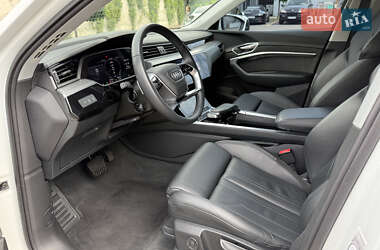 Внедорожник / Кроссовер Audi e-tron 2021 в 
