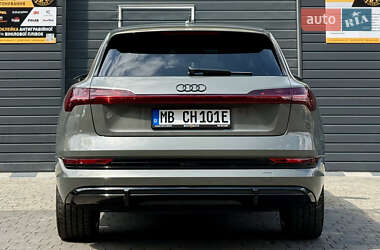 Внедорожник / Кроссовер Audi e-tron 2022 в 