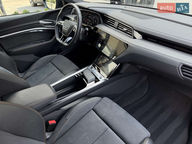 Внедорожник / Кроссовер Audi e-tron 2022 в Мукачево