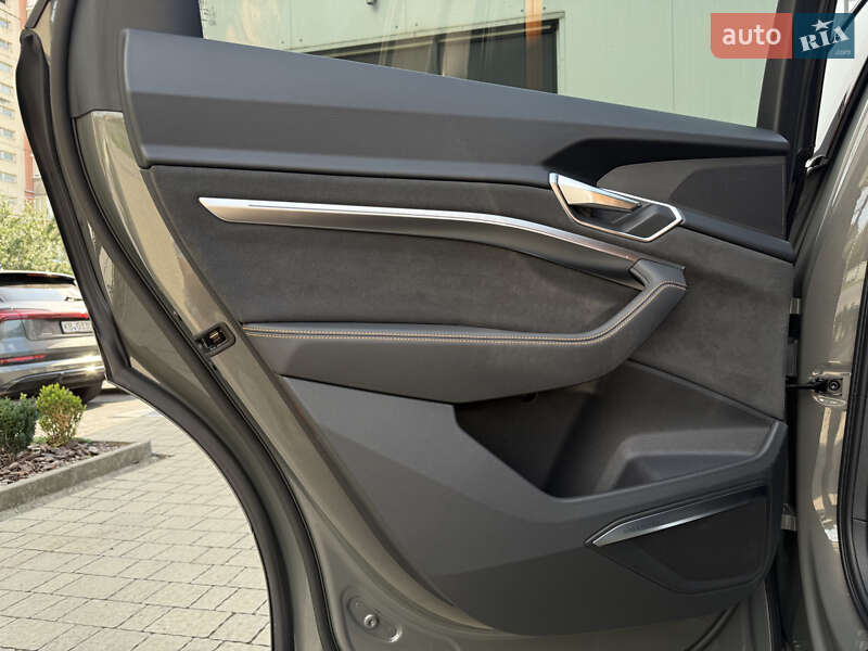 Внедорожник / Кроссовер Audi e-tron 2022 в Мукачево
