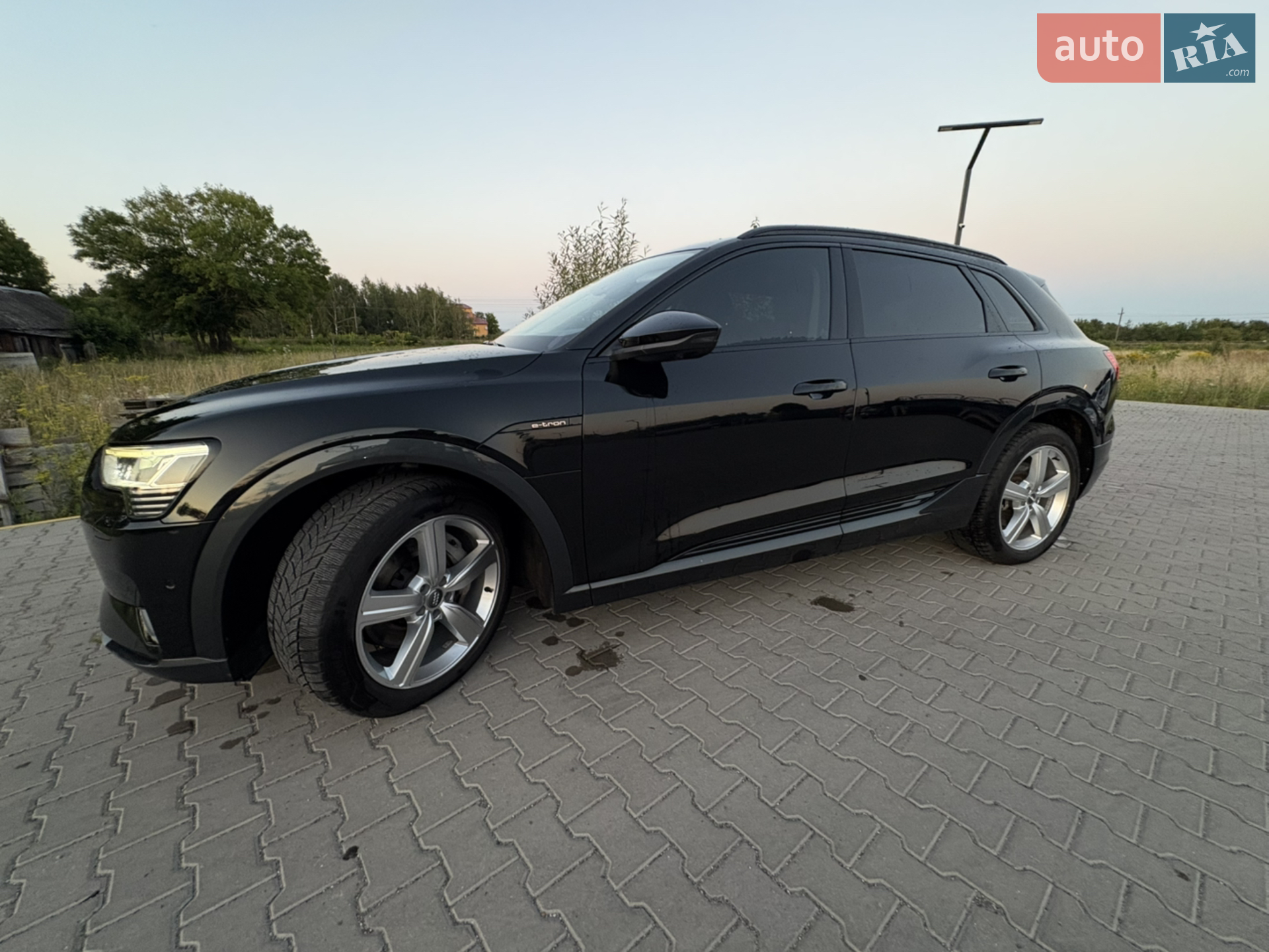 2019 Audi e-tron - мініатюра 7