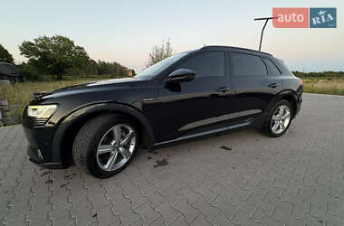 Внедорожник / Кроссовер Audi e-tron 2019 в 