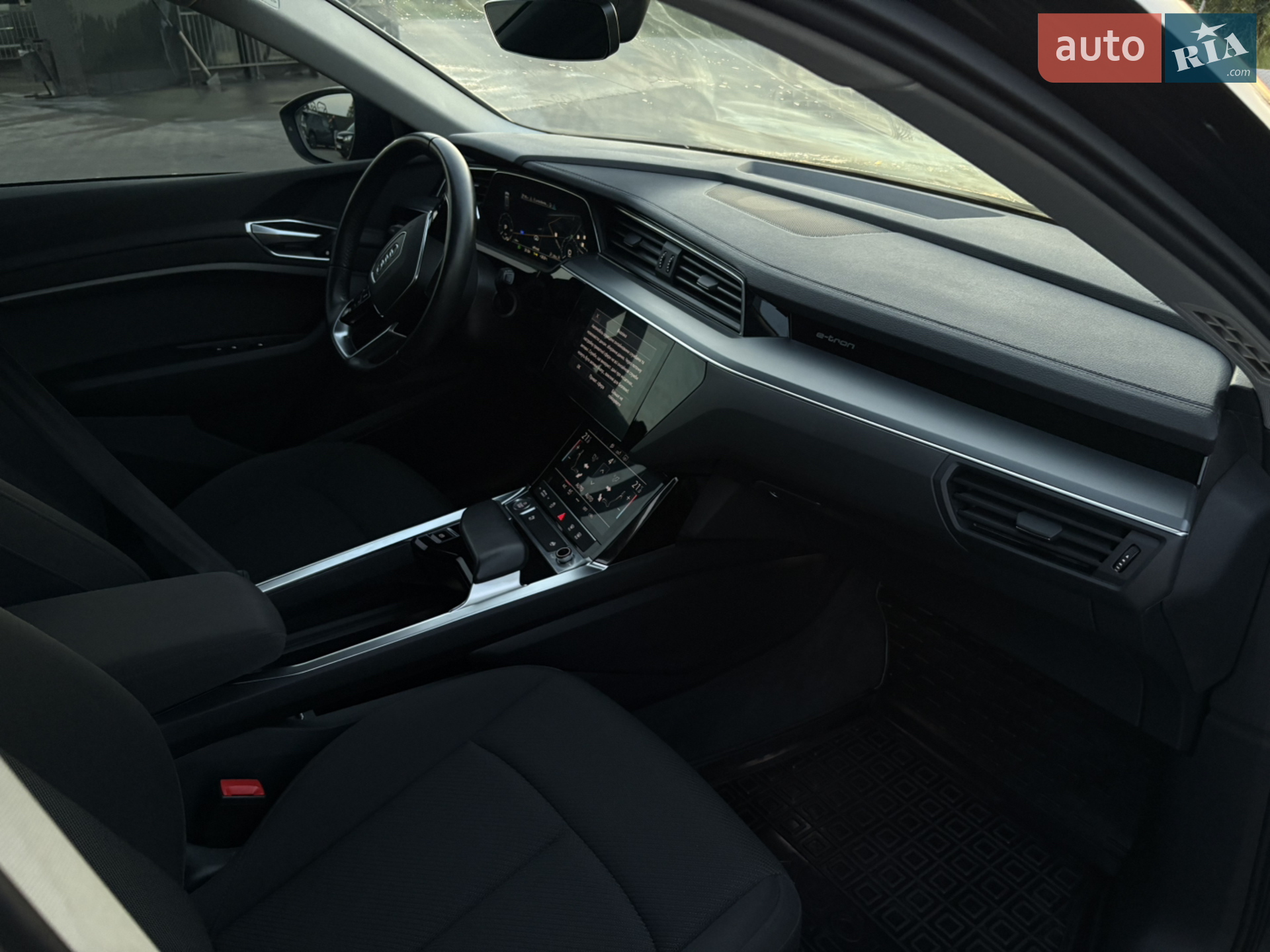 2019 Audi e-tron - мініатюра 27